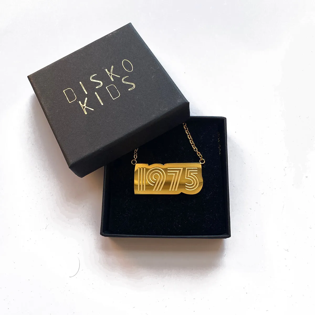 1975 Pendant Gold