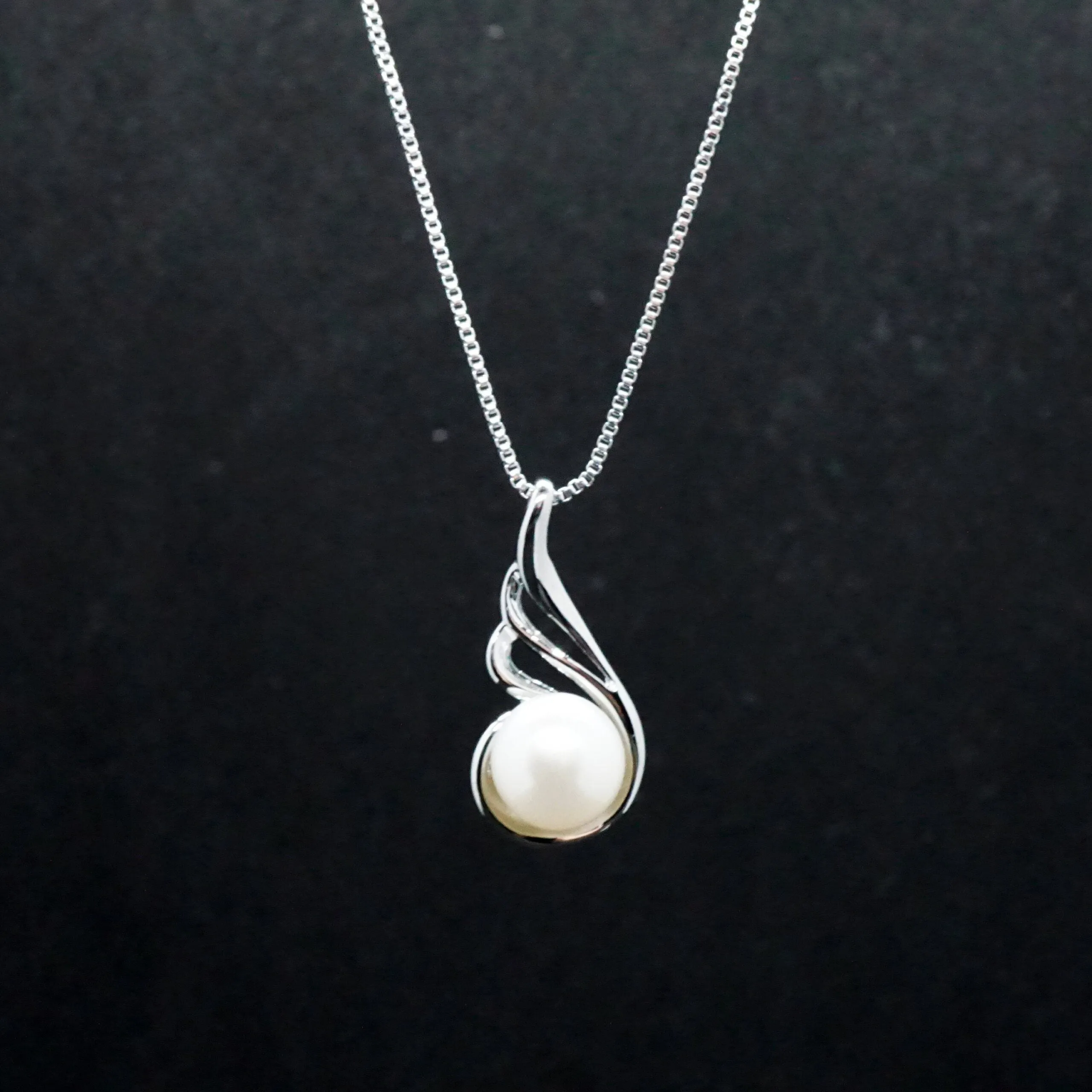 Iris X -  Single Freshwater Pearl Silver Pendant