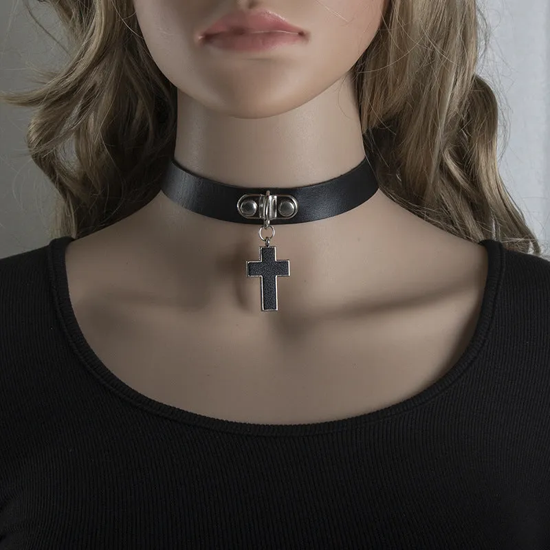 Marigold Grimheath - Gothic Leather Choker by The Nevermore