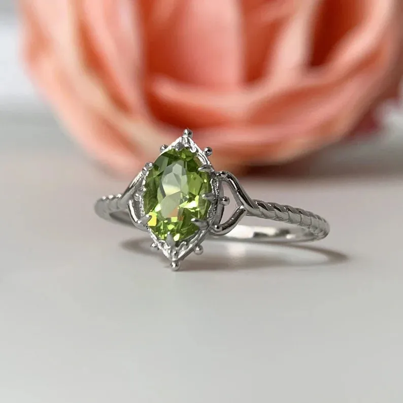 Natural Oval Cut Peridot Solitaire Handmade Vintage Rings For Women - 925 Sterling Silver Ring