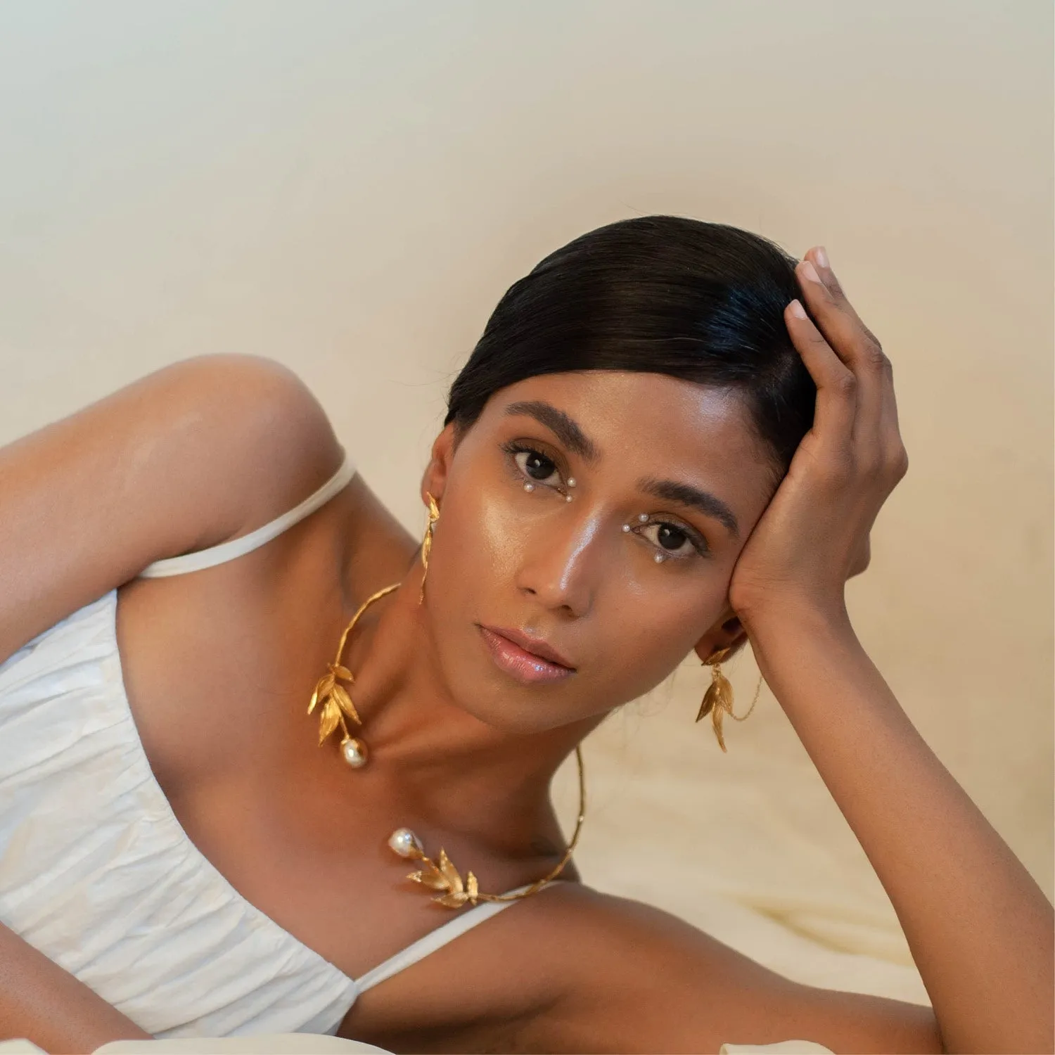 REVA CHOKER