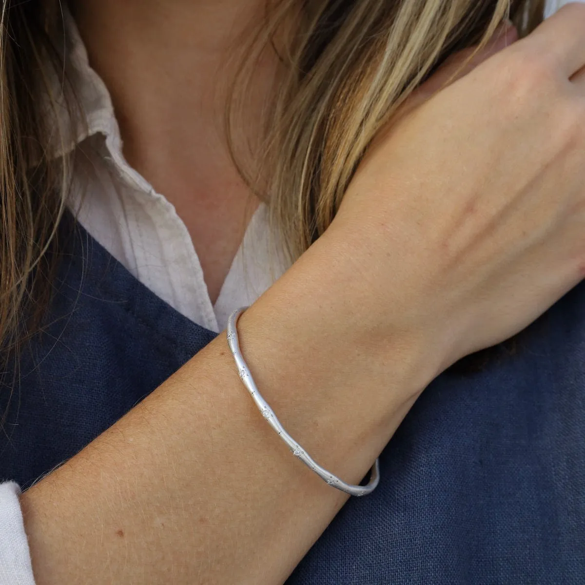 Wavy Stepping Stone Bangle - Sterling Silver